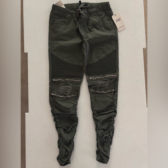 Stylish Olive Green Biker Jeans - Picture 3 of 10